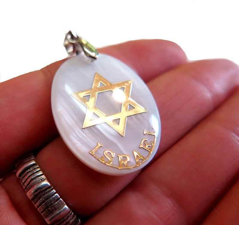 Mother of pearl pendant with Star of David